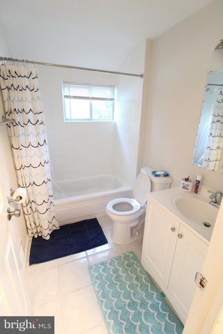 9 HAMPSHIRE AVE, Blackwood, NJ 08012