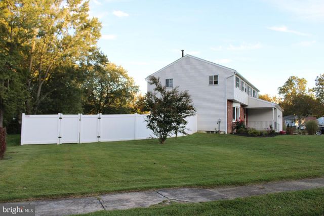 9 HAMPSHIRE AVE, Blackwood, NJ 08012