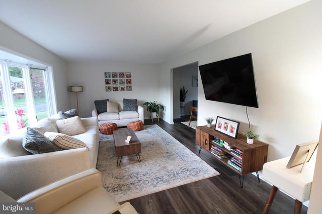 9 HAMPSHIRE AVE, Blackwood, NJ 08012
