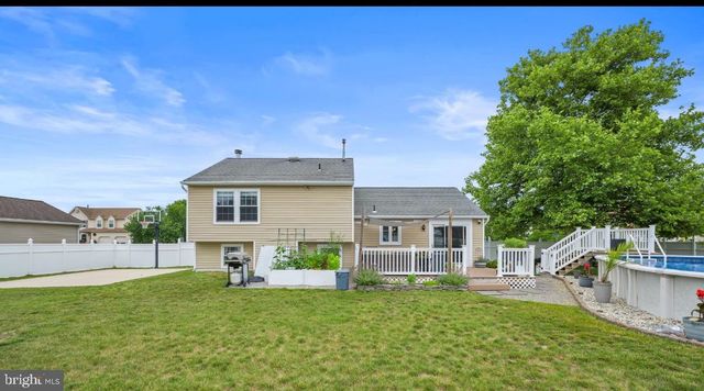 204 LOMOND RD, Williamstown, NJ 08094