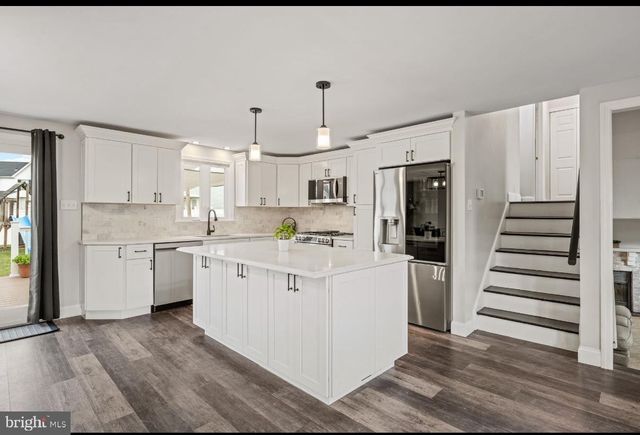 204 LOMOND RD, Williamstown, NJ 08094