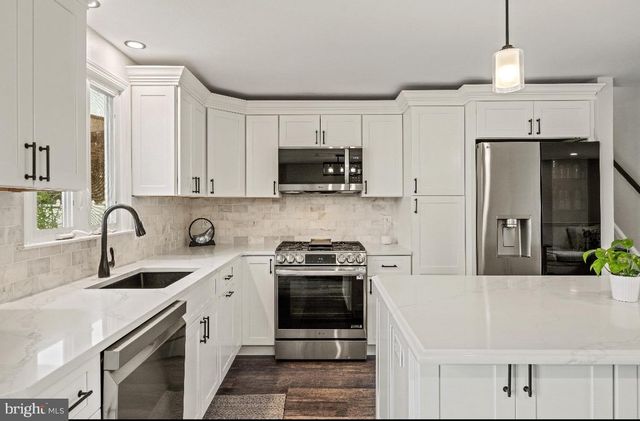 204 LOMOND RD, Williamstown, NJ 08094