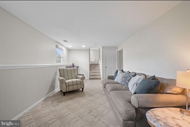 204 LOMOND RD, Williamstown, NJ 08094