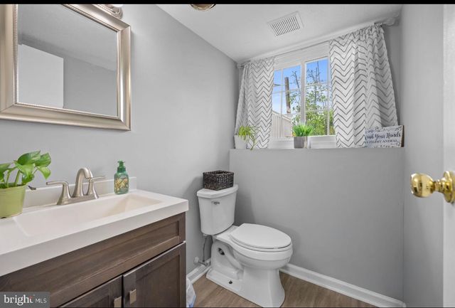 204 LOMOND RD, Williamstown, NJ 08094