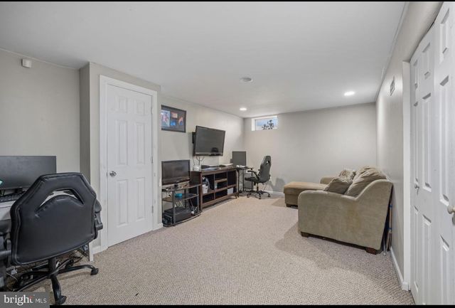 204 LOMOND RD, Williamstown, NJ 08094