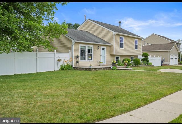 204 LOMOND RD, Williamstown, NJ 08094