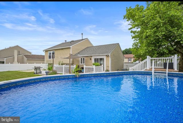 204 LOMOND RD, Williamstown, NJ 08094