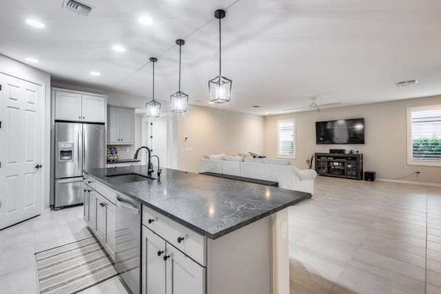 7308 W Tombstone Trail, Peoria, AZ 85383