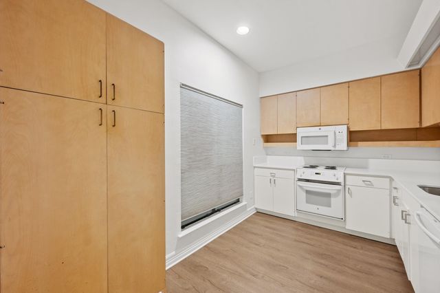 409 E 38th ST 101, Austin, TX 78705