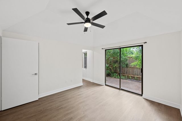 409 E 38th ST 101, Austin, TX 78705