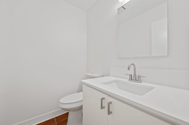 409 E 38th ST 101, Austin, TX 78705