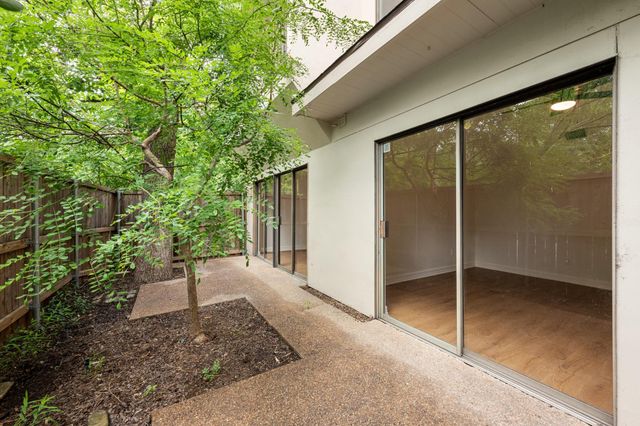 409 E 38th ST 101, Austin, TX 78705