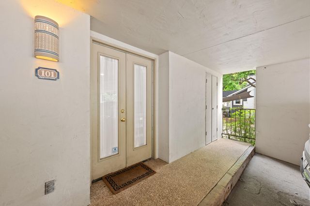 409 E 38th ST 101, Austin, TX 78705