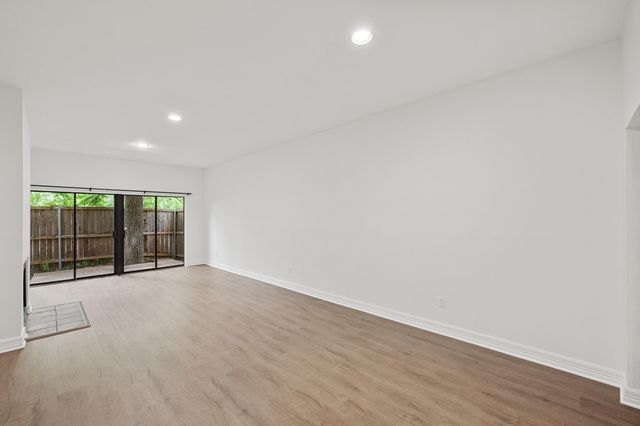 409 E 38th ST 101, Austin, TX 78705