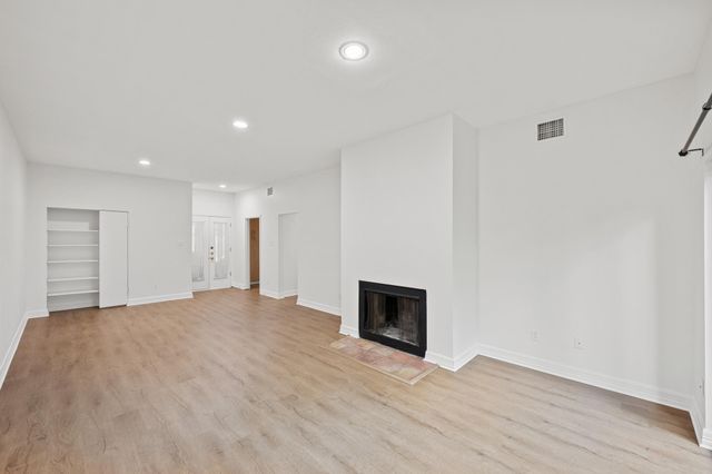 409 E 38th ST 101, Austin, TX 78705