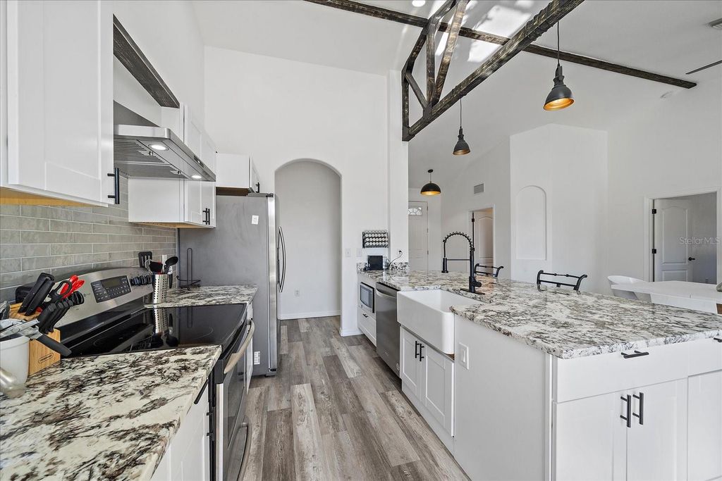 Image 11 of property listing at 26410 80TH DRIVE E, Myakka City, FL 34251