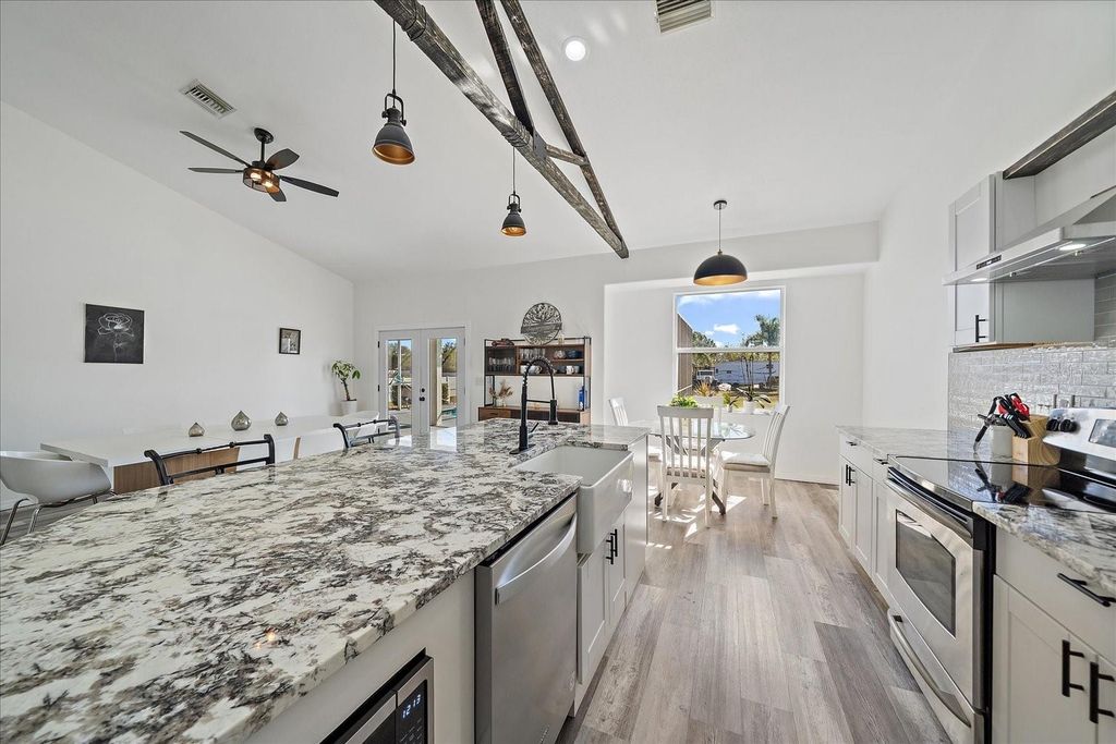 Image 14 of property listing at 26410 80TH DRIVE E, Myakka City, FL 34251