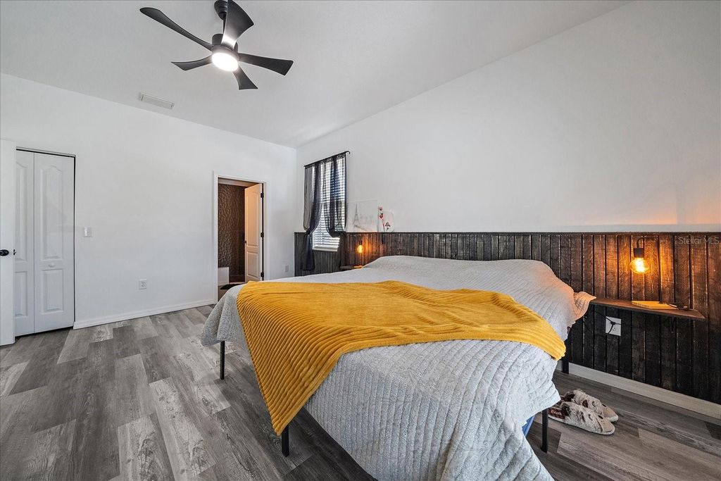 Image 19 of property listing at 26410 80TH DRIVE E, Myakka City, FL 34251