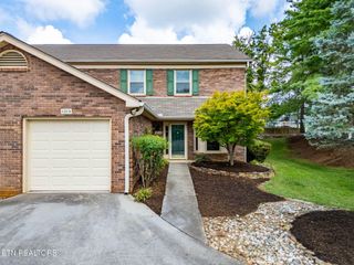 121 Durwood Rd, Knoxville, TN 37922