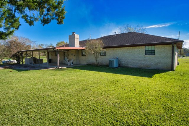 1184 County Road 348, Brazoria, TX 77422