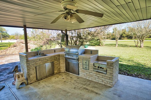 1184 County Road 348, Brazoria, TX 77422