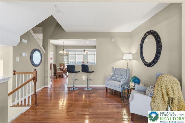 1632 Oakridge Lane, Hellertown Boro, PA 18055