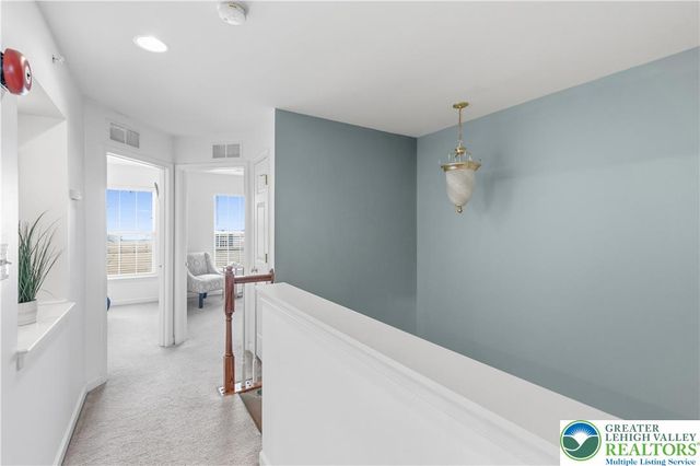 1632 Oakridge Lane, Hellertown Boro, PA 18055