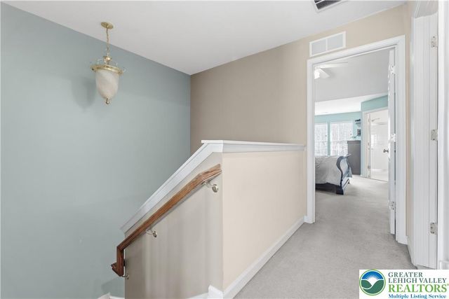 1632 Oakridge Lane, Hellertown Boro, PA 18055