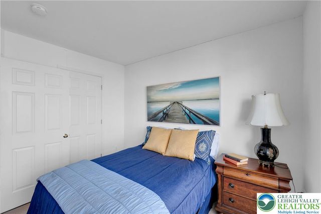 1632 Oakridge Lane, Hellertown Boro, PA 18055