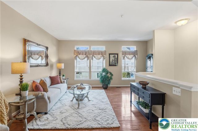 1632 Oakridge Lane, Hellertown Boro, PA 18055