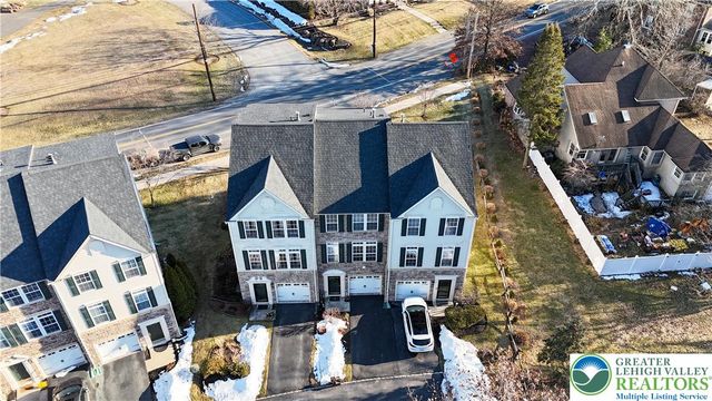 1632 Oakridge Lane, Hellertown Boro, PA 18055