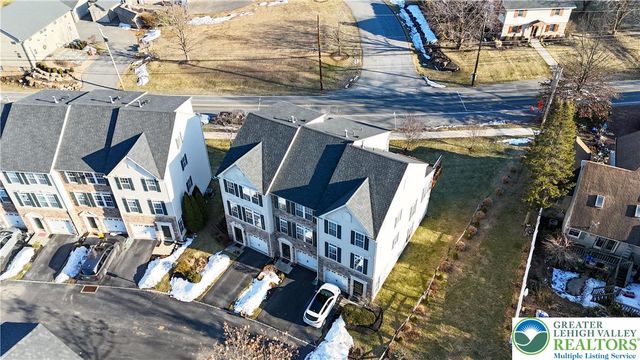 1632 Oakridge Lane, Hellertown Boro, PA 18055