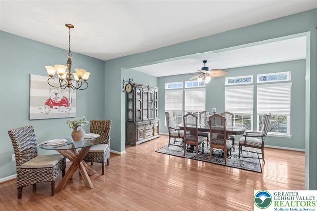 1632 Oakridge Lane, Hellertown Boro, PA 18055