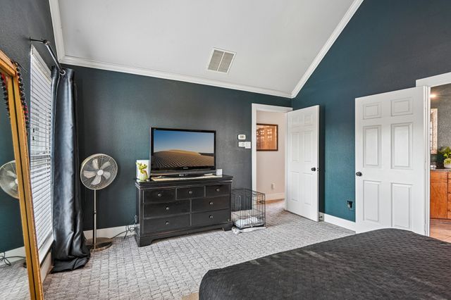 2204 Wembley Wood Lane, Bedford, TX 76022