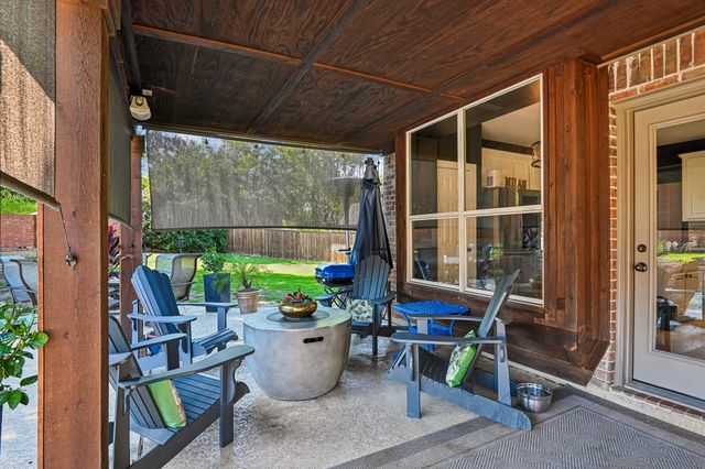 2204 Wembley Wood Lane, Bedford, TX 76022