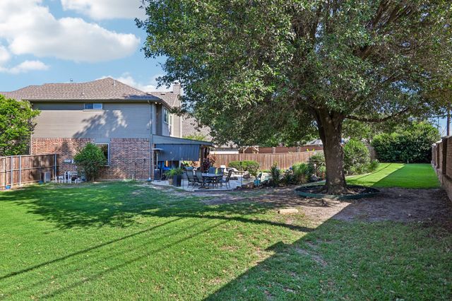 2204 Wembley Wood Lane, Bedford, TX 76022