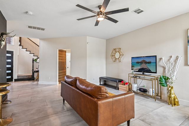 2204 Wembley Wood Lane, Bedford, TX 76022
