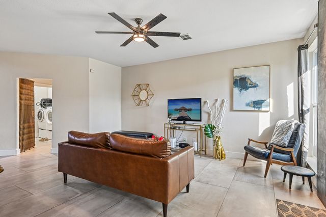 2204 Wembley Wood Lane, Bedford, TX 76022