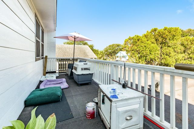 5301 Avenue R 1/2, Galveston, TX 77551
