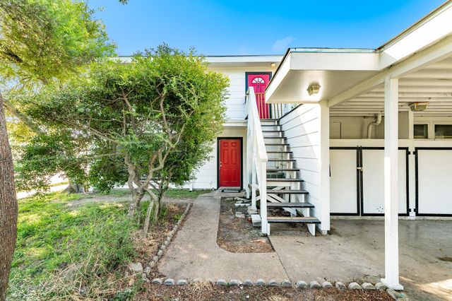 5301 Avenue R 1/2, Galveston, TX 77551