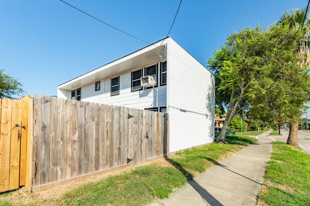 5301 Avenue R 1/2, Galveston, TX 77551