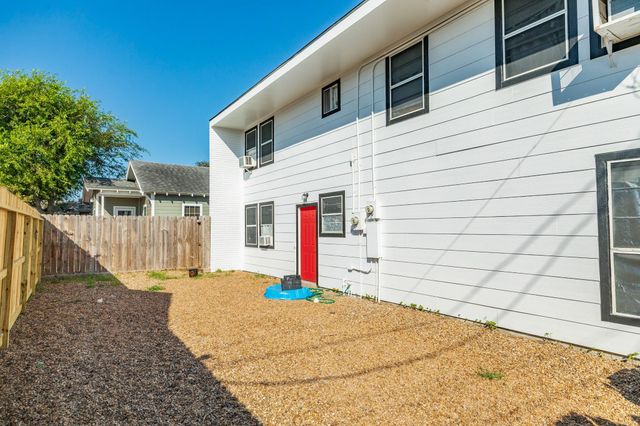 5301 Avenue R 1/2, Galveston, TX 77551