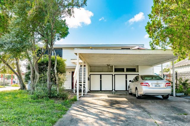 5301 Avenue R 1/2, Galveston, TX 77551