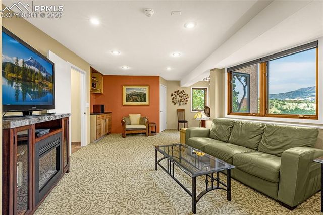 531 CRYSTAL HILLS Boulevard, Manitou Springs, CO 80829