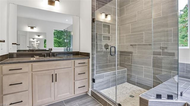 1427 Wharf Hill DR, Smithfield, VA 23430