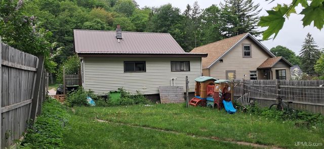 309 Fir Street, Munising, MI 49862