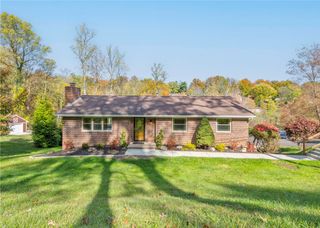 49 Woodside Dr, South Strabane, PA 15301
