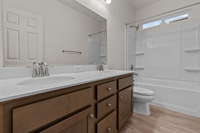 10422 Twitty Rd, Stockton, CA 95212