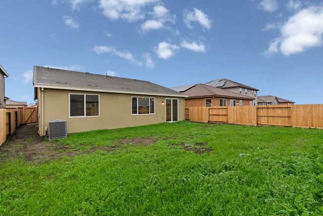 10422 Twitty Rd, Stockton, CA 95212