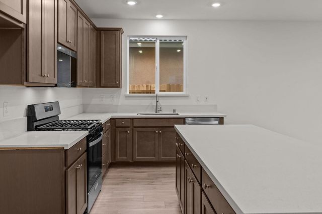 10422 Twitty Rd, Stockton, CA 95212